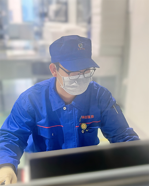 戎创铠迅精神